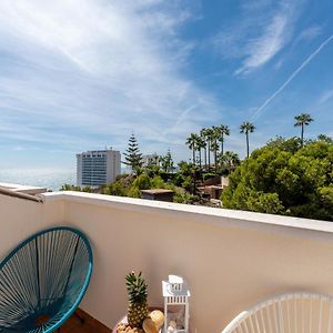 Coastal Paradise 3Bed , Pool , Sea Views!